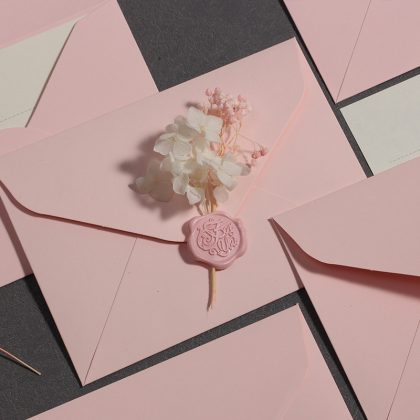 20Pcs Romantic Pink Envelopes with Paint Sticker